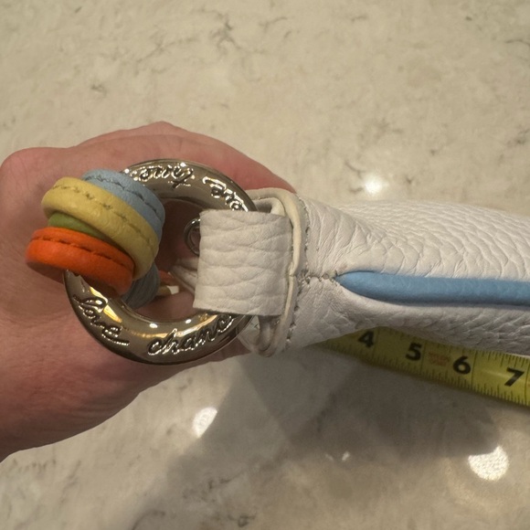 NEW pristine Carolee white leather clutch/wristlet lovely details - Picture 9 of 9